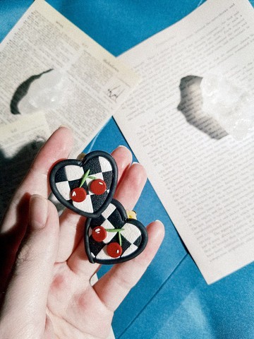 原創手作 Ocean On The Moon -復古風格子櫻桃軟陶耳釘/耳夾