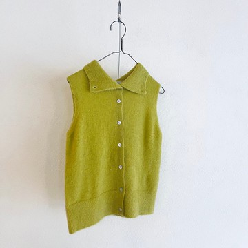 排釦輕柔羊毛背心 - 黃