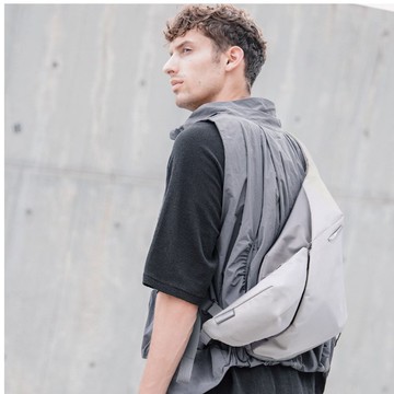 【NIID官方直營】R2魔換斜背包/隨身包 (砂岩白)