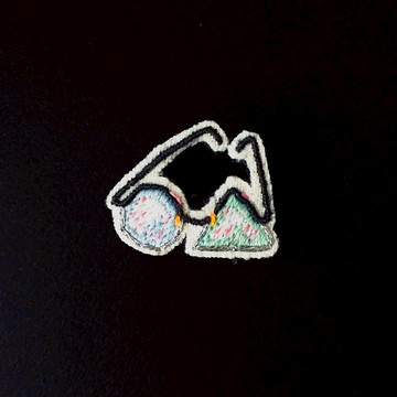 迷你手工刺繡胸針/別針 潮流小墨鏡