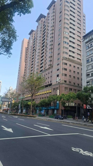 板橋文化勳章四房平車/高樓層採光佳｜新北市板橋區文化路二段