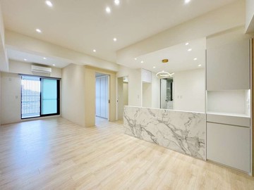 鳳山國中捷運站｜太普風光｜全新未住二房平面車位｜高雄市鳳山區中山東路