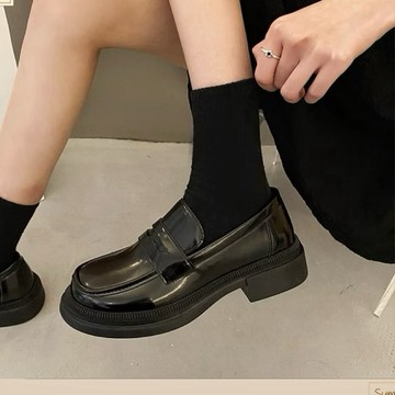 【現貨】黑色低跟樂福鞋女 36-42大尺碼學生皮鞋 軟底不累腳黑色工作鞋