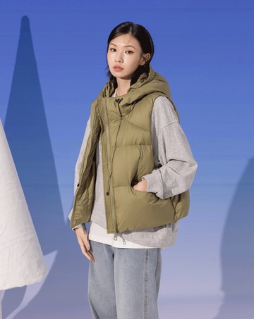 ➤品牌標語短版連帽羽絨背心(兩色)