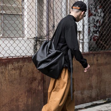 免運🔮單肩包行李斜挎包男大容量運動健身包男士休閒尼龍包旅行包女潮牌側背包 斜背包 包包 背包 郵差包 肩背包 通懃包 休