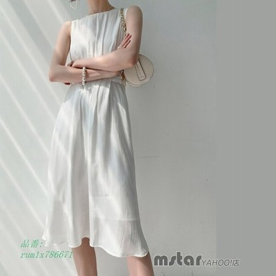 赤ちゃん 排泄する 機知に富んだ 白 ノースリーブ ワンピース 攻撃 備品 よろめく