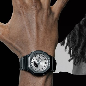 CASIO卡西歐 G-SHOCK 質感金屬錶面百搭黑銀 八角形錶殼 GA-2100SB-1A_45.4mm