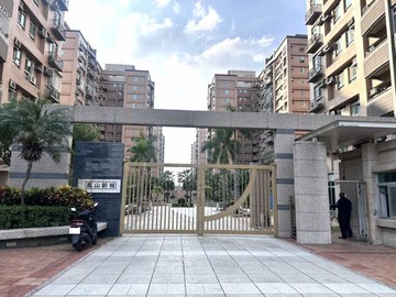 鳳山新城★鳳山之星★超優質大三房+平車｜高雄市鳳山區勝利路