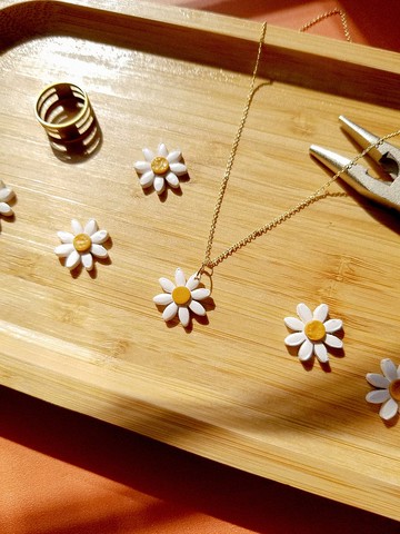 原創手作 Ocean On The Moon - 氣質軟陶小雛菊吊墜配18K項鏈