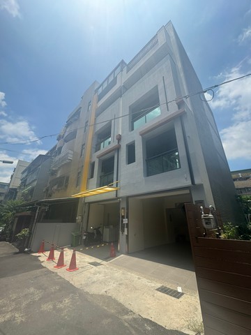 北區全新車庫透天別墅五衛浴整層主臥｜台中市北區益華街