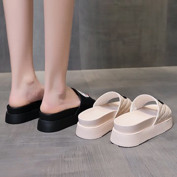 拖鞋女外穿2021夏季松糕厚底網紅爆款涼拖女百搭時尚高跟一字拖潮