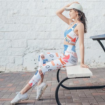 好看的健身服女運動套裝網紅印花速干顯瘦時尚專業緊身瑜伽兩件套