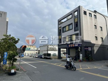 蘇澳新屋齡、大空間、黃金交通區位於一身的優質金店面｜宜蘭縣蘇澳鎮新榮路