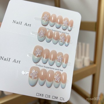 ➕最新設計款穿戴甲💅蔚藍海岸清爽漸變法式立體冰花純慾僊氣上班通懃短款手工穿戴美甲短橢圓穿戴甲 BHKL