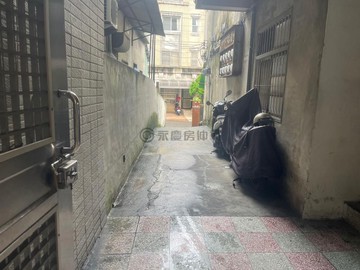 潭子市中心孝親公寓宅免整理使用空間大｜台中市潭子區福潭路