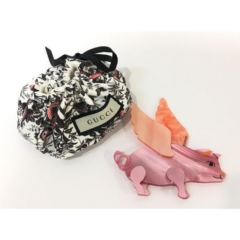 グッチ　ブローチ　フライングピッグ New Gucci Red Resin Flying Pig Brooch Pin with Logo 566798