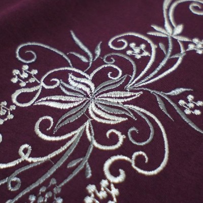 花刺繍ロング丈チャイナＴシャツ ／ チャイナ風　アオザイ風　マオカラー　長袖T　コットンＴ 花刺繍ロング丈チャイナTシャツ ／ チャイナ風 アオザイ風