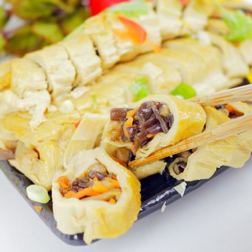 【高興宴】素人上菜-蔬食煙薰素鵝卷300g(蛋奶素)-慈濟共善