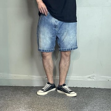 夏季牛仔四分五分褲男士痞帥高街寬松直筒淺色露膝牛仔短褲潮純棉