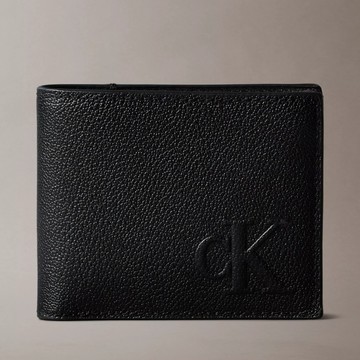 Calvin Klein 立體CK男士皮夾 短夾 鵝軟石紋真皮 男夾 皮夾 短夾 錢包 C63734 黑色CK(現貨)▶指定Outlet商品5折起☆現貨【送禮首選★APP下單點數4倍送】