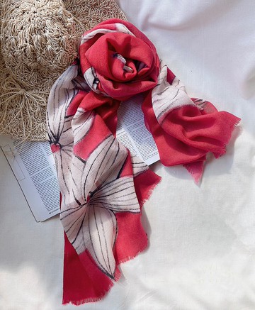 愛爾蘭Galway 美麗諾羊毛圍巾 紅白茉莉 65x180cm