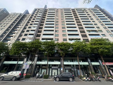 專約專員陪同~亞灣商圈穩租結市熱鬧面寬金店面｜高雄市前鎮區管仲南路