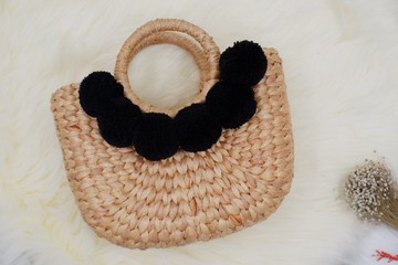 帶絨球的編織包，手提包，婚禮禮物，海灘包，女士手提包。