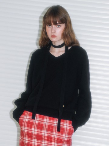 Charlotte V-Neck Knit (Black)