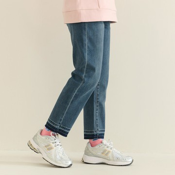 a la sha 阿財打招呼合身牛仔褲