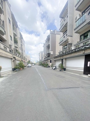 在地東峰建設|輕屋齡優質車庫透天|屋況優~稀有釋出｜高雄市大寮區林厝路