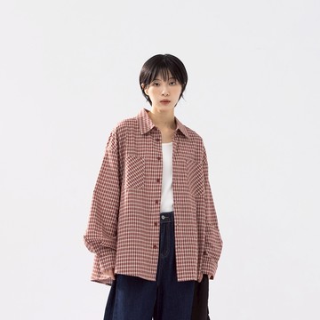 QUEENSHOP_F 復古格紋設計前口袋寬版襯衫 兩色售 現+預 【01025624】