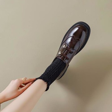 單鞋女2023春秋季新款復古英倫風時尚網紅雕花舒適百搭棕色小皮鞋