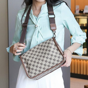 斜背包 單肩包 水餃包 餃子包 老花包包 復古包包 大容量包包 韓國包包 小眾包包 通勤包 奶茶色包包 女生禮物 513