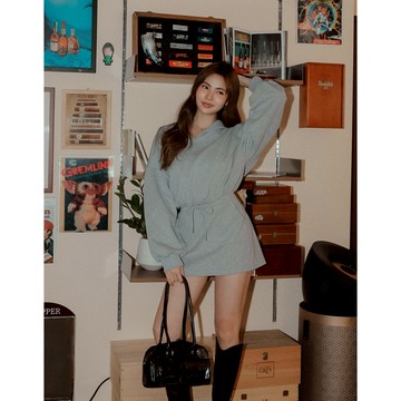 AIR SPACE LADY 水手領抽繩收腰運動風短洋裝(黑/淺灰) 女裝 現貨