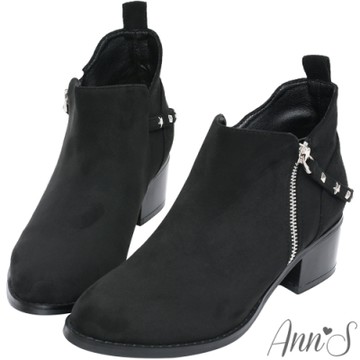 Ann’S星星鉚釘防水絨布V口粗跟短靴-黑(版型偏小)