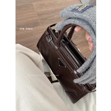 手提通勤包包秋冬女2023新款潮復古腋下包百搭單肩包斜挎包