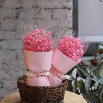粉愛粉愛妳【Bloom & Grace 永生花禮花藝店】滿天星祝福花束《可備註填寫卡片內容》