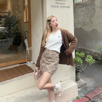 Muun Studio美拉德咖色毛衣外套寬長款 +復古格紋半身裙高腰包臀短裙