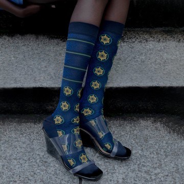 KL002 Moulin Ciel 藍黃撞色亮片點點不對稱長襪