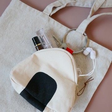 飯糰造型收納包 ( 附環狀登山扣 )