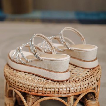 水鉆坡跟涼鞋女2025年新款夏季高跟羅馬鞋厚底粗跟中跟仙女風兩穿