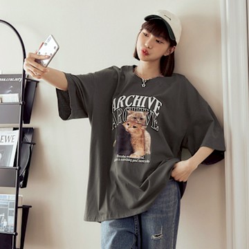 OB嚴選-純棉貓咪印花寬鬆五分袖上衣《AB19658-》