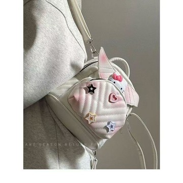 ✨臺灣出貨✨大容量可愛KT扎染翅膀雙肩包菱格新款韓版女士學生揹包雙肩小揹包