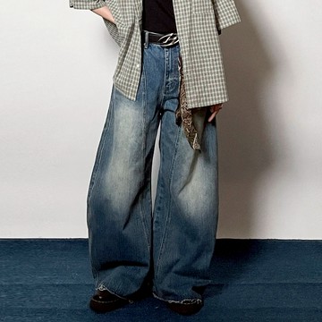 Cleanfit 水洗重工彎刀牛仔褲