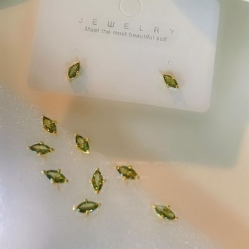 青枝綠葉～925 銀針橄欖綠鋯石耳環女 高級感輕奢小清新設計 耳飾 女性耳環
