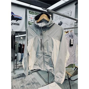 戶外登山徒步耐磨防潑水激光打孔透氣女士寬松連帽防曬衣外套