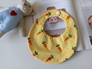 【5日內出貨】黃底 胡蘿蔔 圍兜 彌月禮物 圍兜 嬰兒圍兜 口水