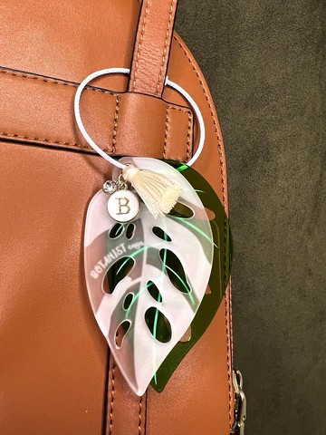 BOTANIST 斑葉窗孔龜背吊飾 植物小物 觀葉植物配件 鑰匙圈