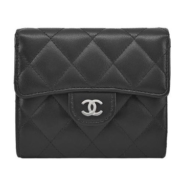 CHANEL經典雙C金屬菱格紋小羊皮翻蓋三折短夾(黑色)