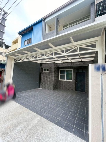 太平樹孝商圈舊屋翻新雙車五房三層透天｜台中市太平區新和街
